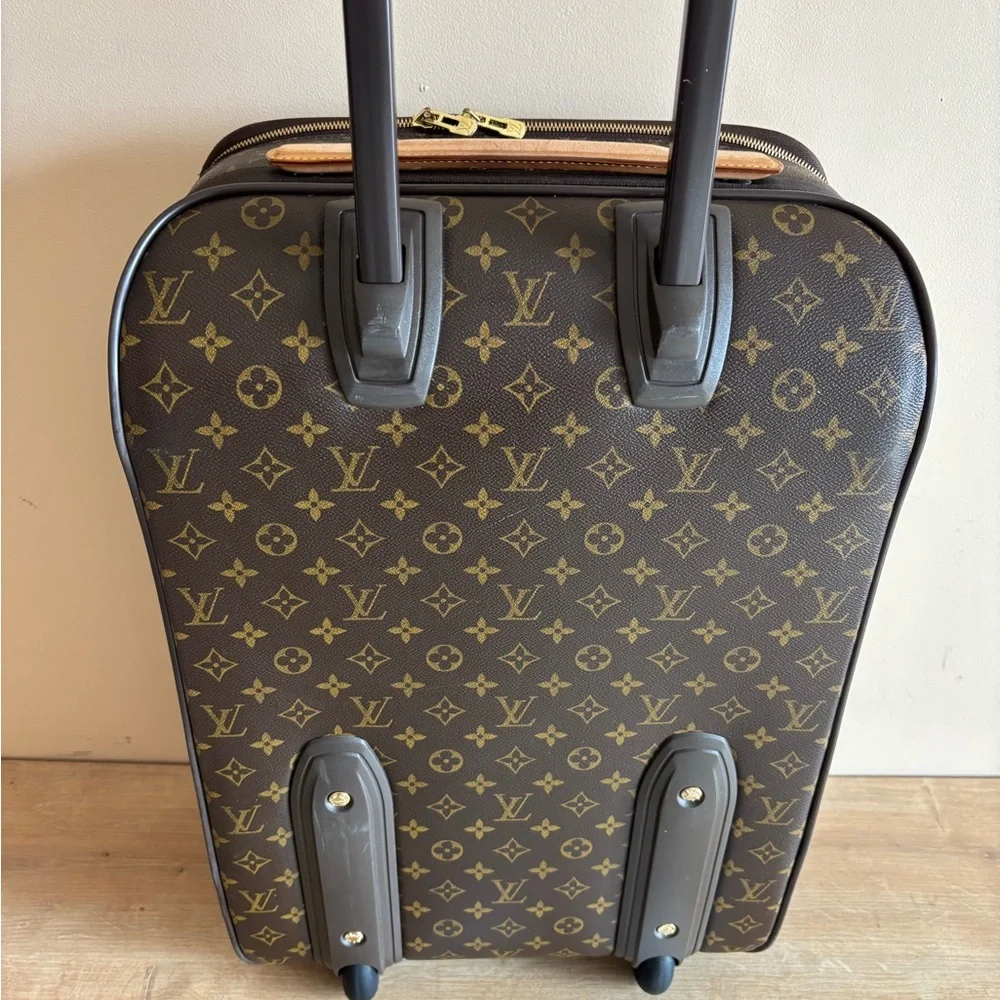 Authentic Louis Vuitton pegase 55 monogram carry on suitcase - Picture 5 of 8